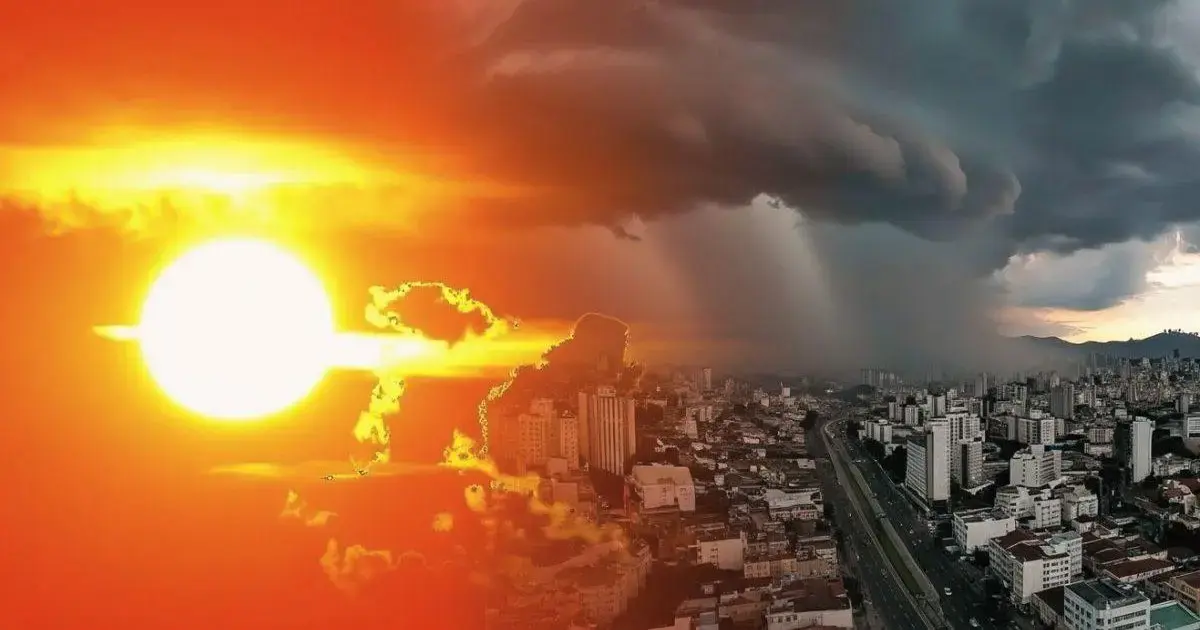 Céu dividido entre sol radiante e nuvens escuras, mostrando contraste climático em Santa Catarina.