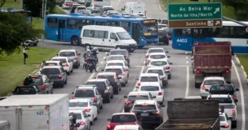 Obras na rodovia Gustavo Richard melhoram acesso ao Centro e Ticen em Florianópolis