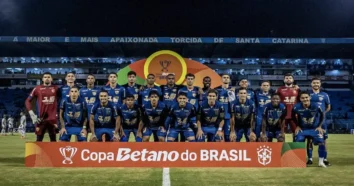 Avaí enfrente Portuguesa em jogo decisivo na Copa do Brasil