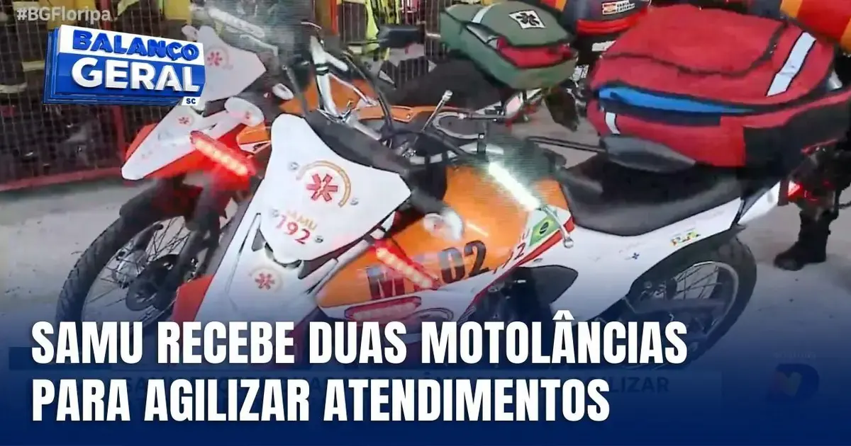 Motolâncias do Samu estacionadas com equipamentos de atendimento à emergência. Texto sobre recebimento de novas motolâncias.