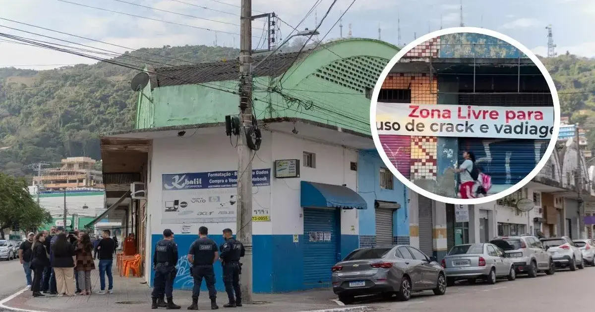 A antiga rodoviária de Florianópolis com uma faixa escrita 