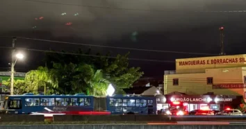 Homem esfaqueado dentro de ônibus na BR-101 em São José