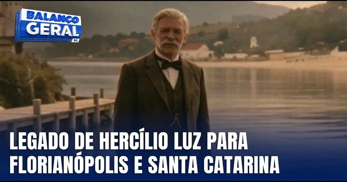 Homem em vestimenta formal em frente a um lago, com texto sobre o legado de Hercílio Luz.