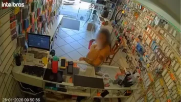 Mulher é indiciada por racismo após ataque verbal em loja em Florianópolis